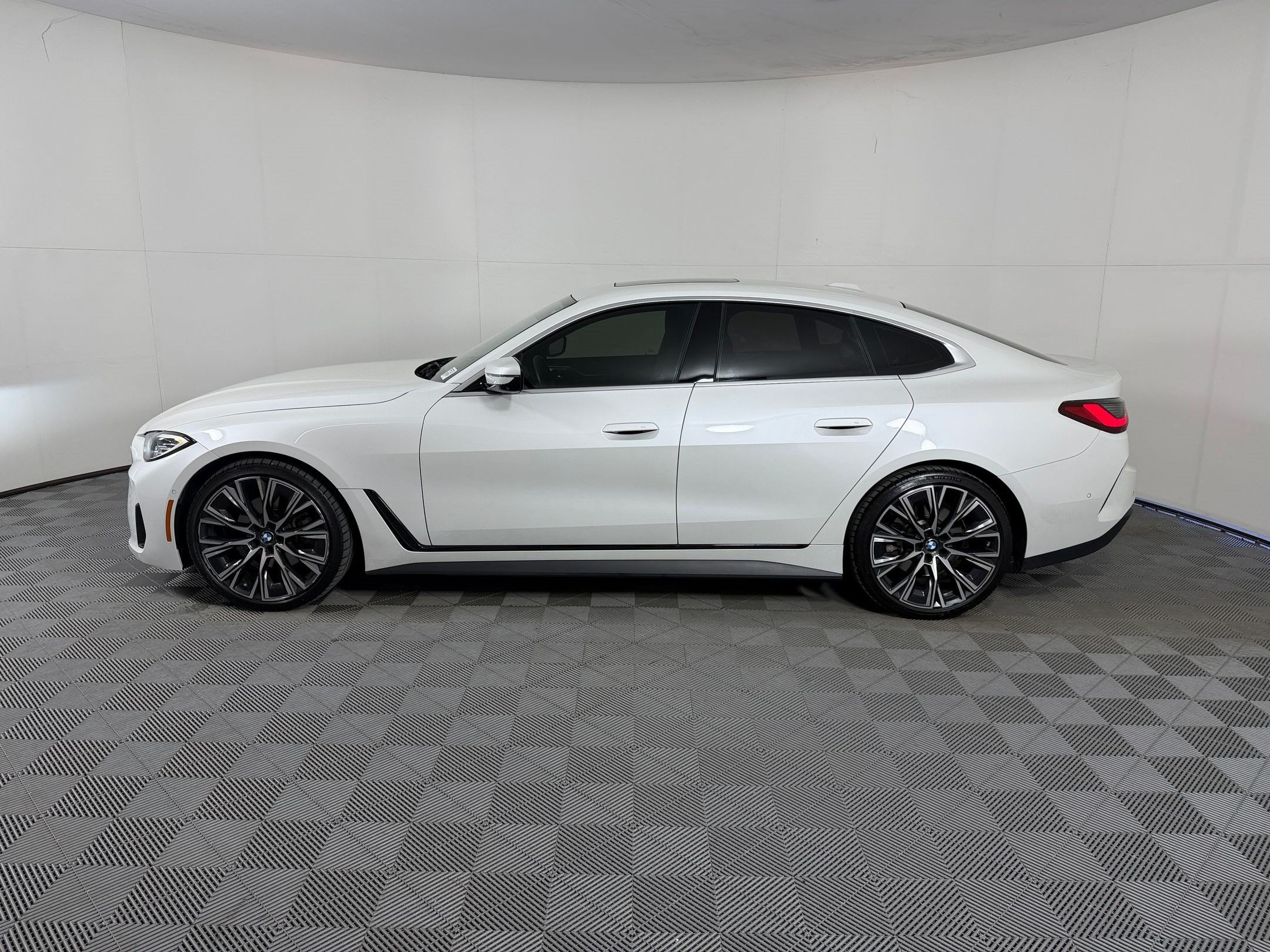 bmw 4 series 2023 WBA73AV04PFP57203 image bmw 4 series 2023 WBA73AV04PFP57203 image
